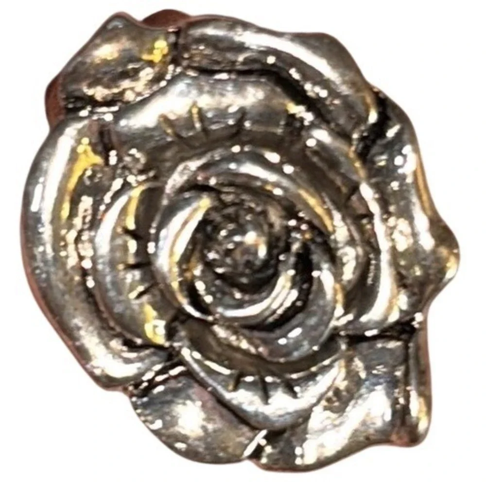American Vintage detailed rose